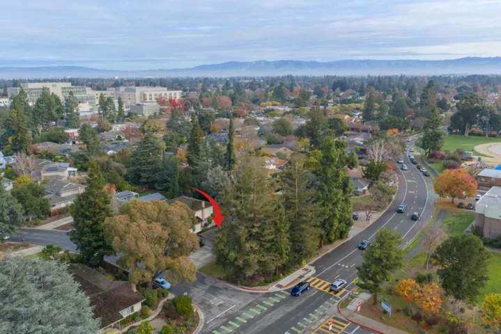 999 Hayman Place, Los Altos, California 94024