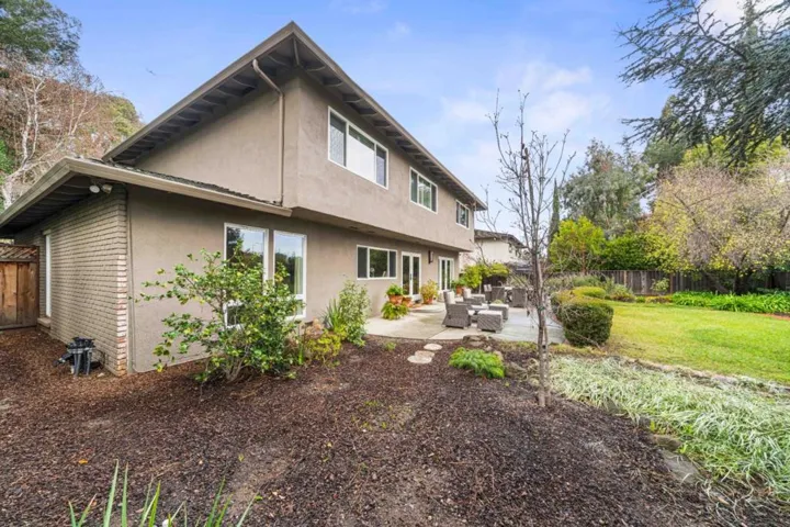 999 Hayman Place, Los Altos, California 94024