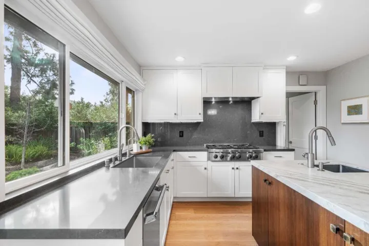 999 Hayman Place, Los Altos, California 94024
