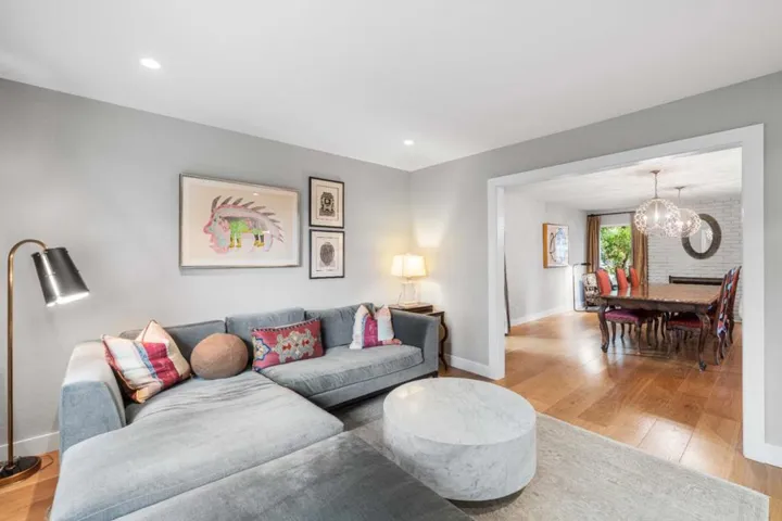 999 Hayman Place, Los Altos, California 94024