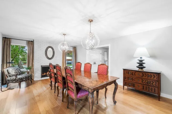 999 Hayman Place, Los Altos, California 94024