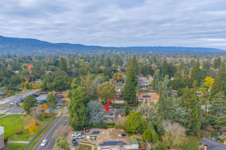 999 Hayman Place, Los Altos, California 94024