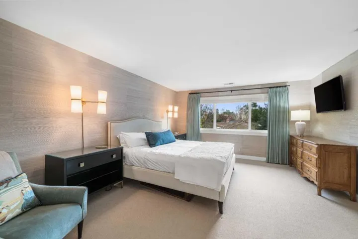 999 Hayman Place, Los Altos, California 94024