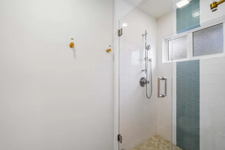 999 Hayman Place, Los Altos, California 94024