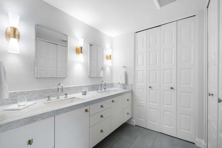 999 Hayman Place, Los Altos, California 94024