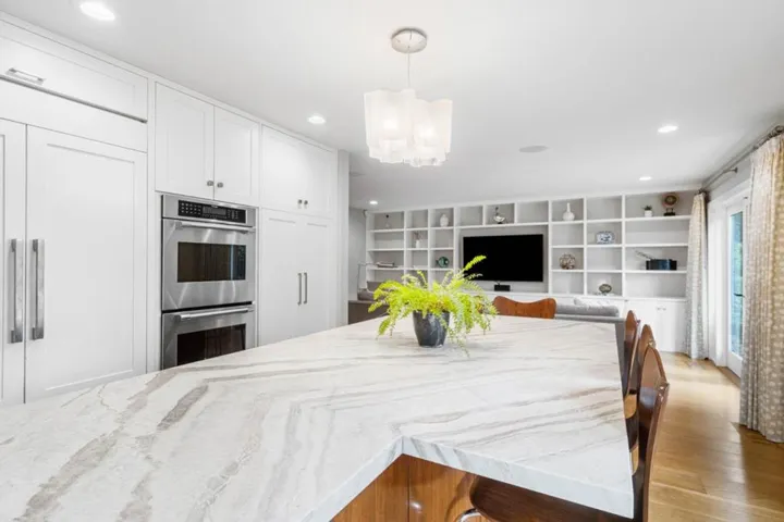 999 Hayman Place, Los Altos, California 94024