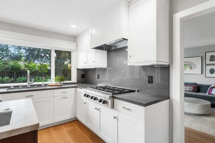 999 Hayman Place, Los Altos, California 94024