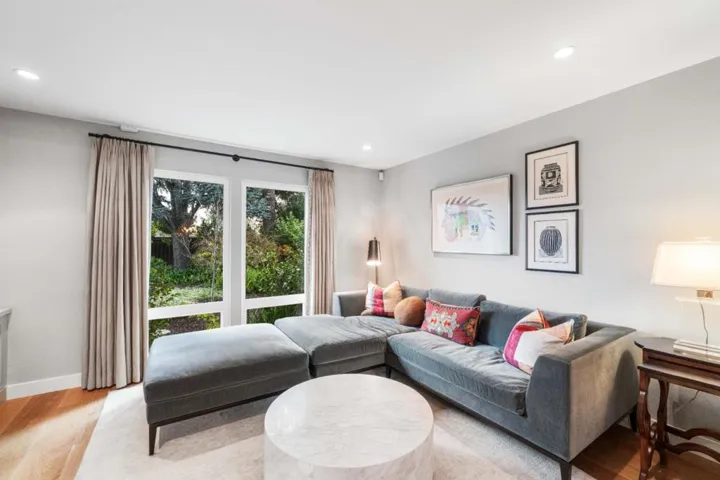 999 Hayman Place, Los Altos, California 94024