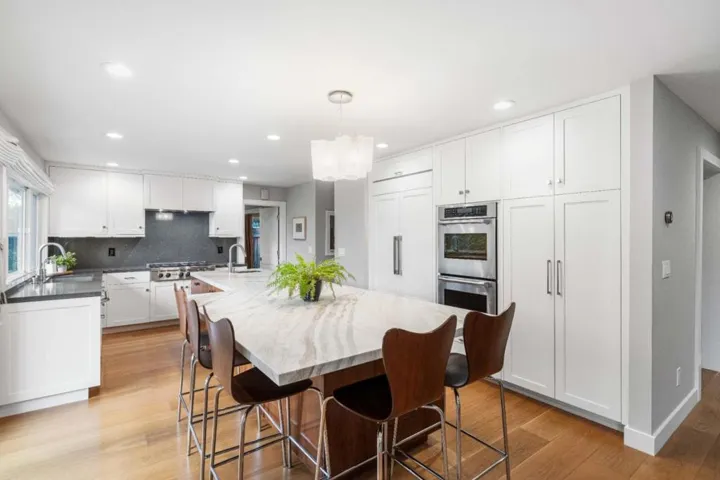 999 Hayman Place, Los Altos, California 94024
