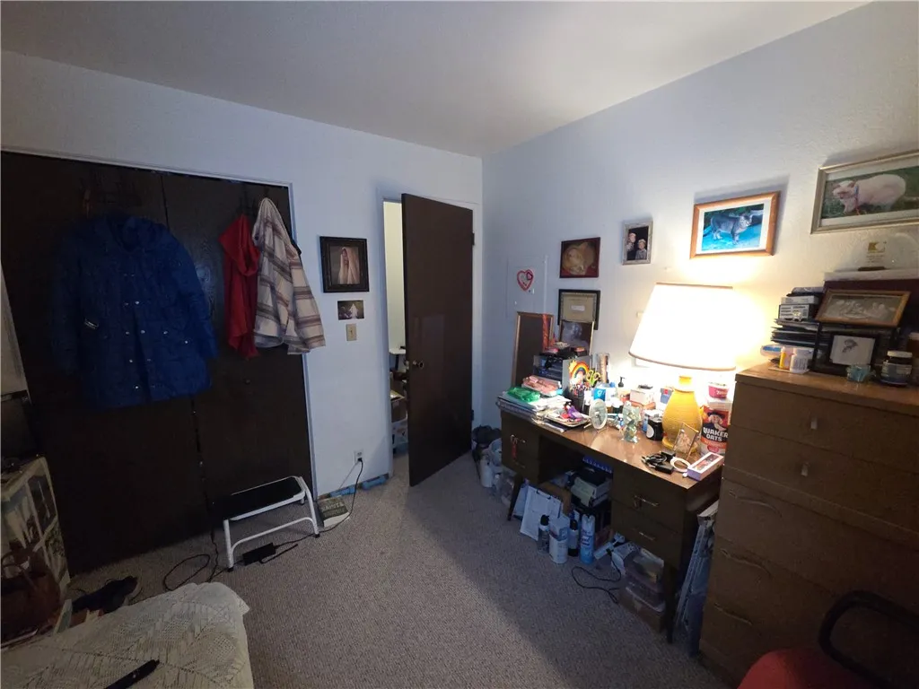 Upstairs bedroom 2.