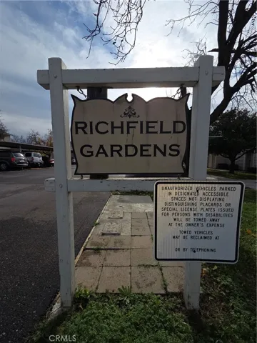 ENTRY SIGN AT RICHFIELD GARDENS