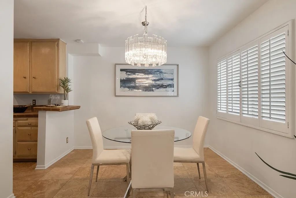 419 N Oakhurst Drive 102, Beverly Hills, California 90210 home-pic-16