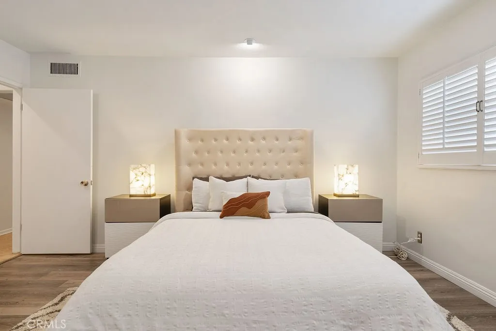 419 N Oakhurst Drive 102, Beverly Hills, California 90210 home-pic-20