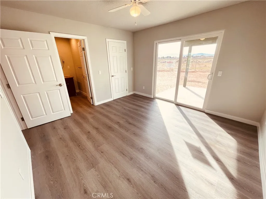 20891 Thunderbird, Apple Valley, California 92307 home-pic-32