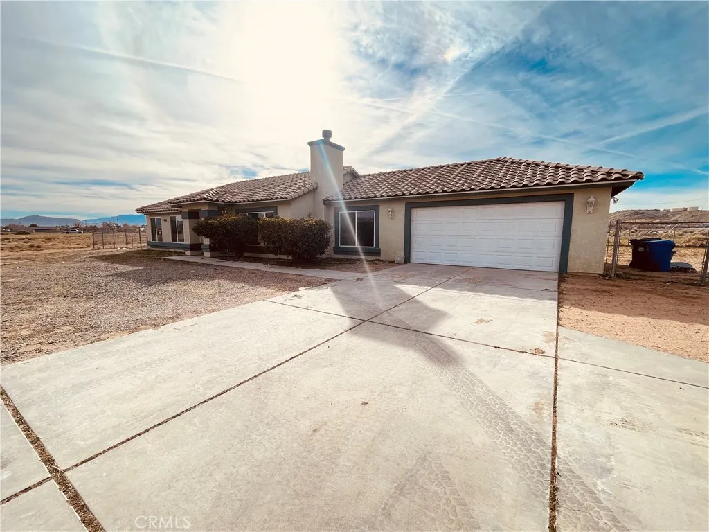 20891 Thunderbird, Apple Valley, California 92307 home-pic-10