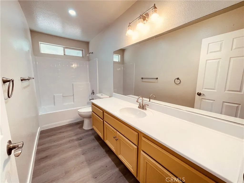20891 Thunderbird, Apple Valley, California 92307 home-pic-27
