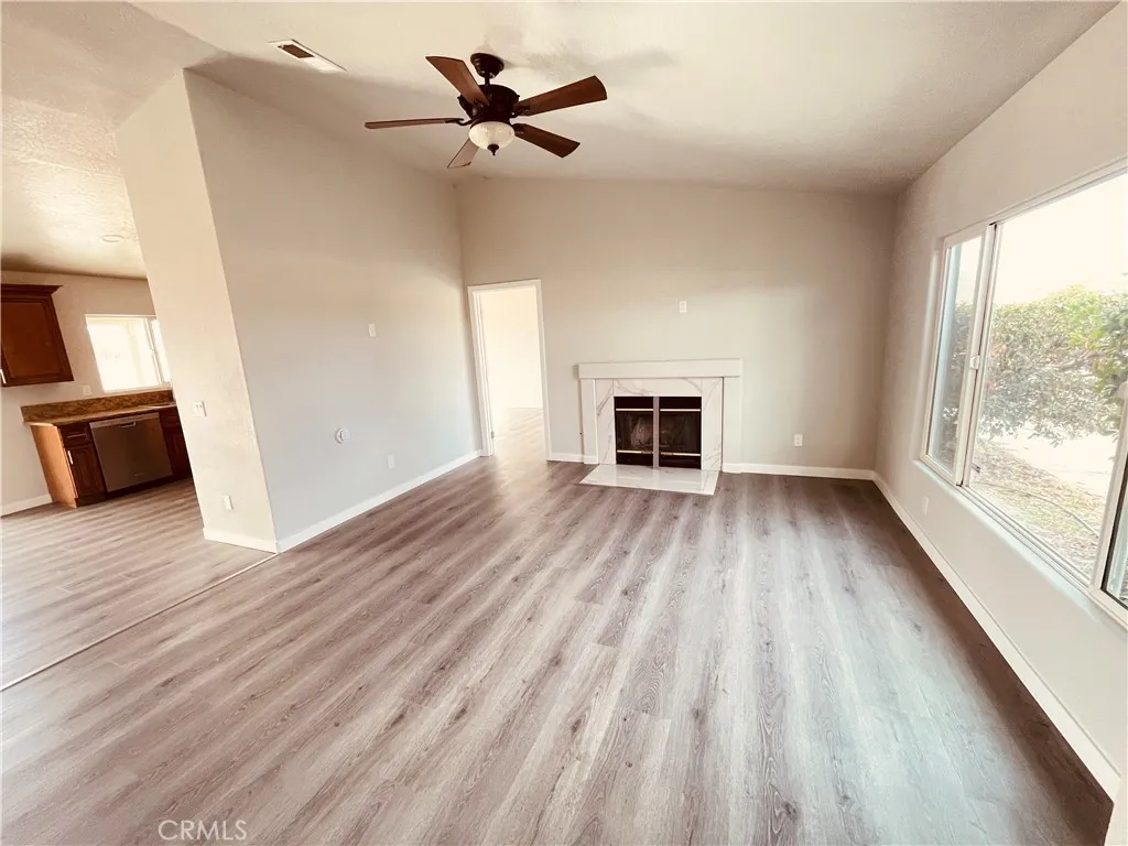20891 Thunderbird, Apple Valley, California 92307 home-pic-12