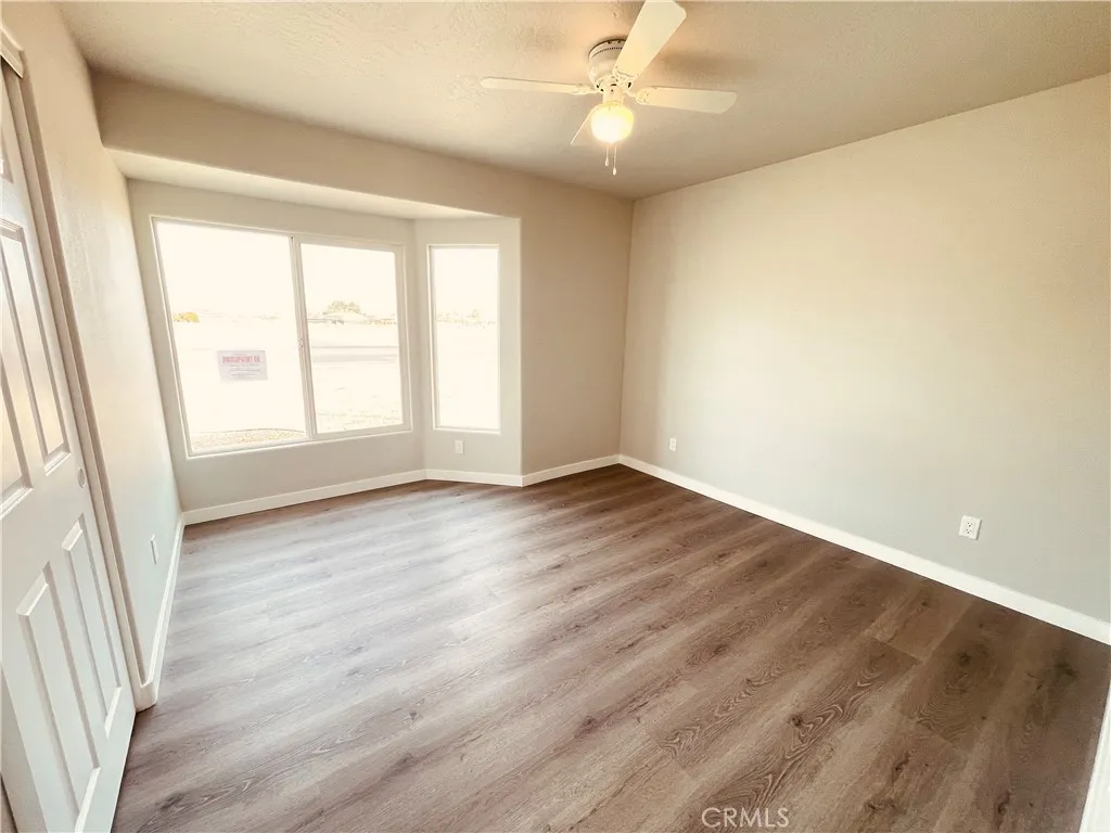 20891 Thunderbird, Apple Valley, California 92307 home-pic-30