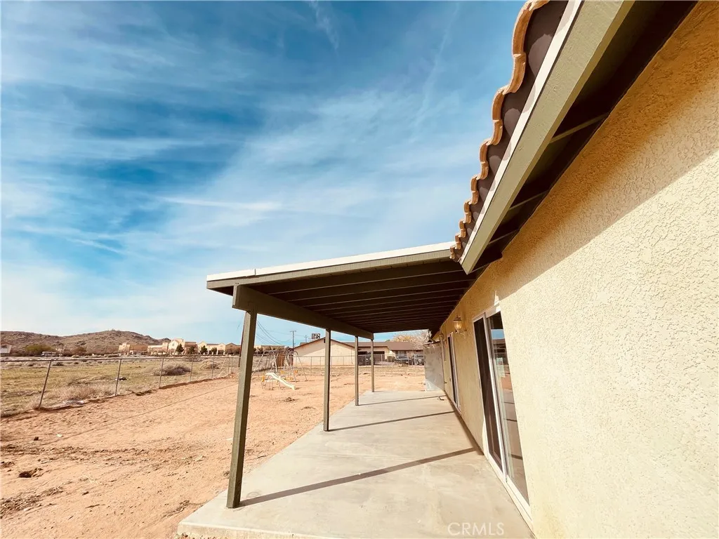 20891 Thunderbird, Apple Valley, California 92307 home-pic-38