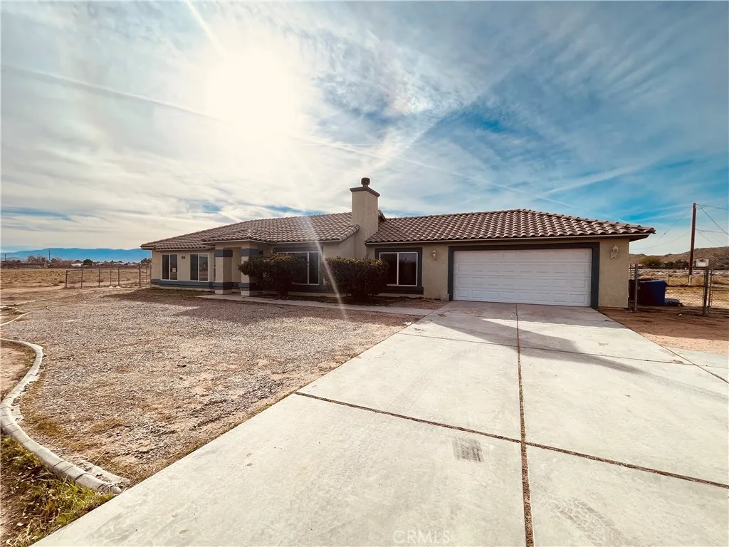 20891 Thunderbird, Apple Valley, California 92307 home-pic-9