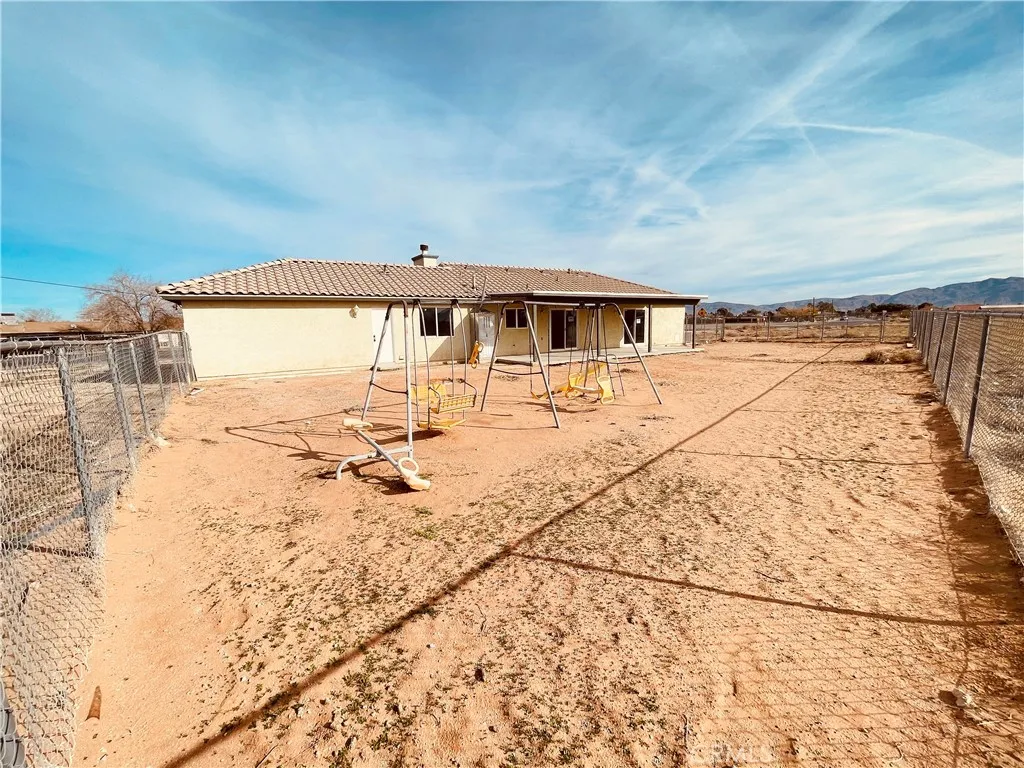 20891 Thunderbird, Apple Valley, California 92307 home-pic-40