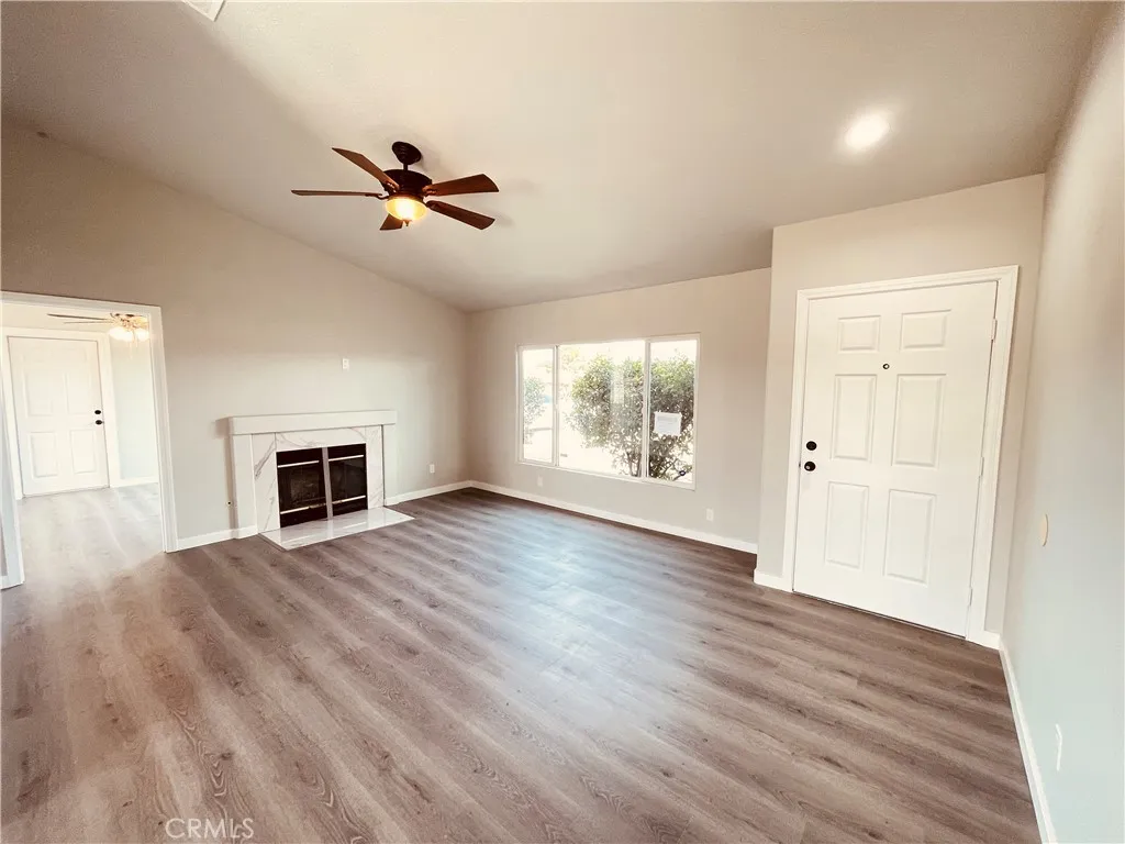20891 Thunderbird, Apple Valley, California 92307 home-pic-23