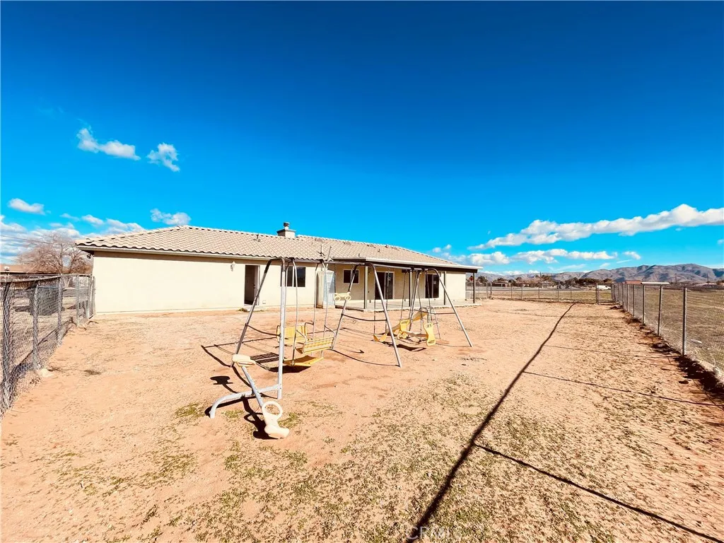 20891 Thunderbird, Apple Valley, California 92307 home-pic-42