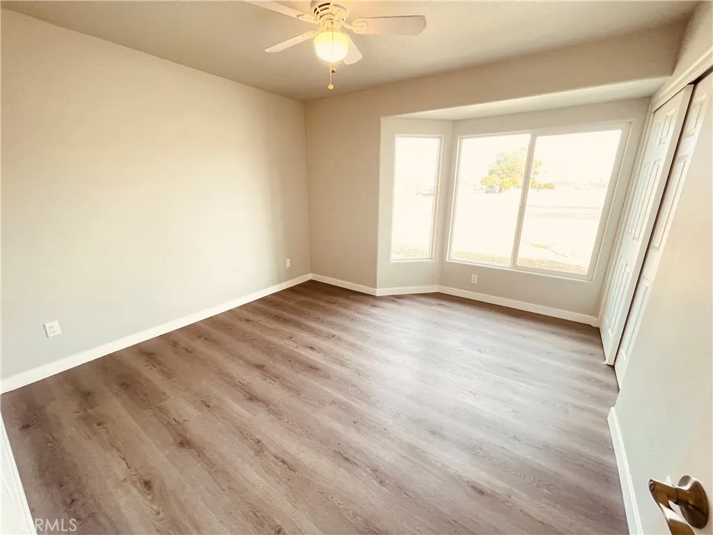20891 Thunderbird, Apple Valley, California 92307 home-pic-29