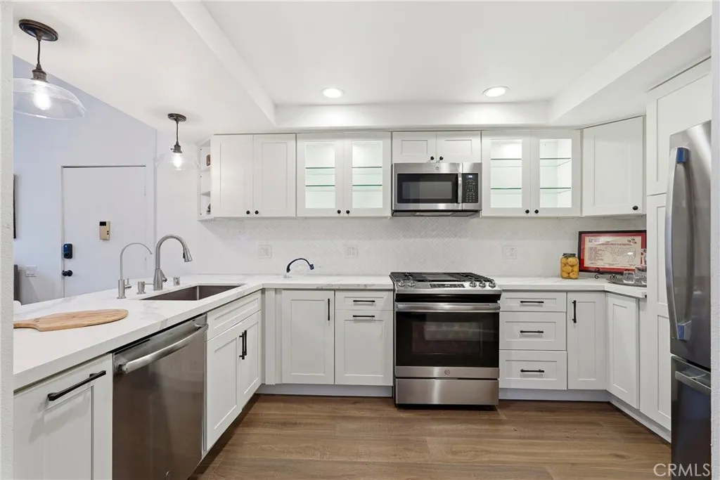 19222 Shoreline 7, Huntington Beach, California 92648 home-pic-6