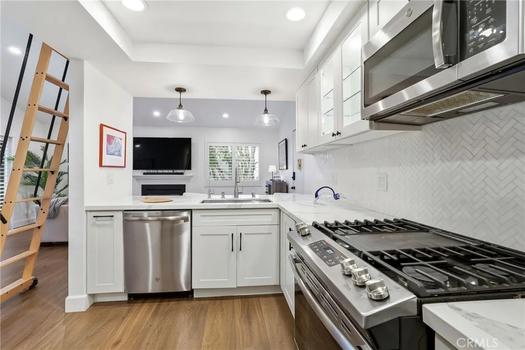 19222 Shoreline 7, Huntington Beach, California 92648 home-pic-9