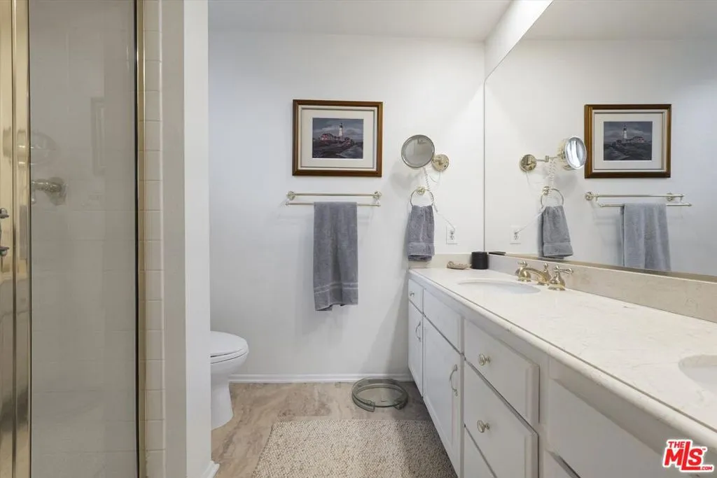 2131 Century Park Lane 203, Los Angeles, California 90067 home-pic-36