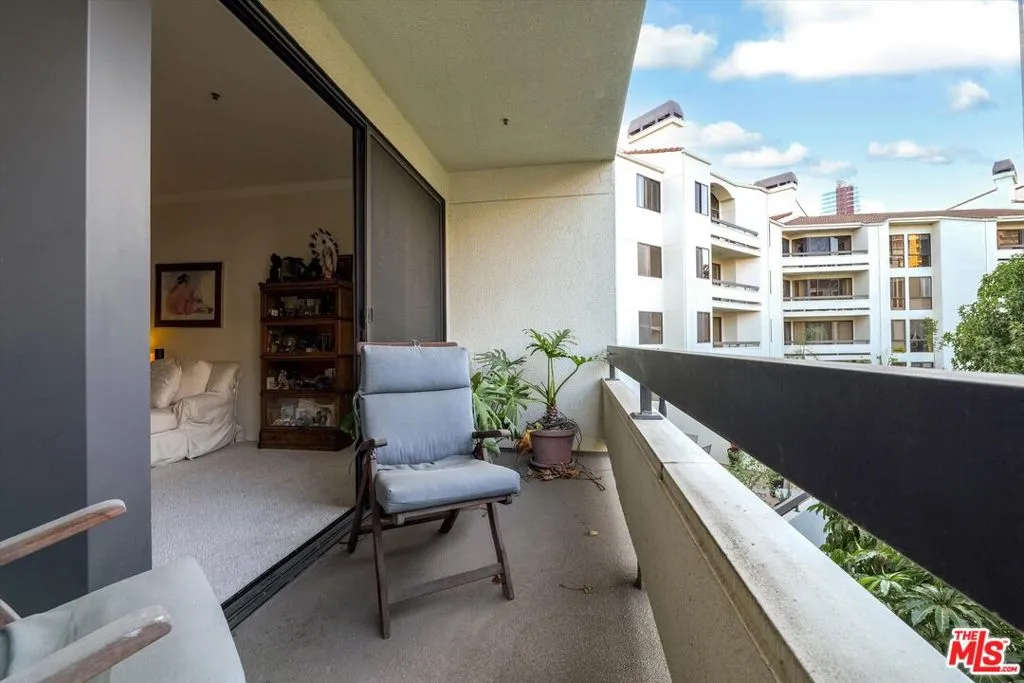 2131 Century Park Lane 203, Los Angeles, California 90067 home-pic-15