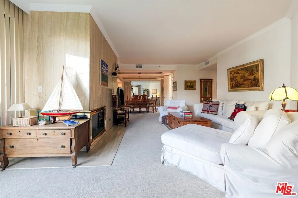 2131 Century Park Lane 203, Los Angeles, California 90067 home-pic-12