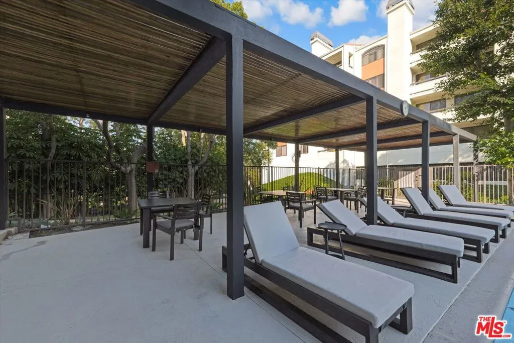 2131 Century Park Lane 203, Los Angeles, California 90067 home-pic-46