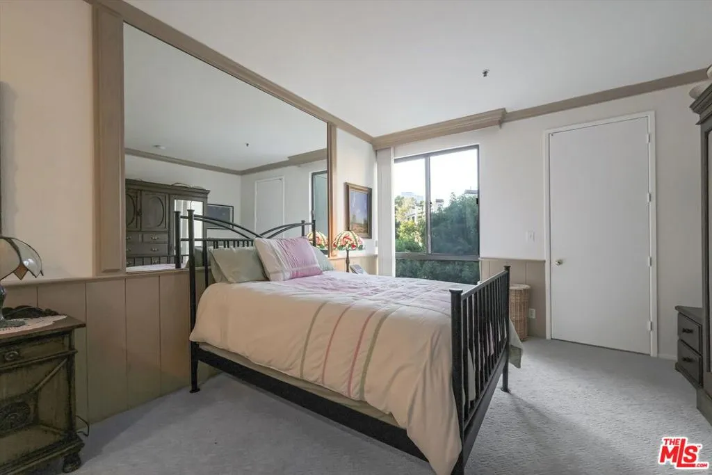 2131 Century Park Lane 203, Los Angeles, California 90067 home-pic-24