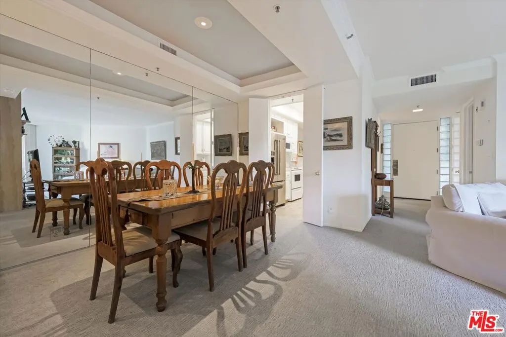 2131 Century Park Lane 203, Los Angeles, California 90067 home-pic-16