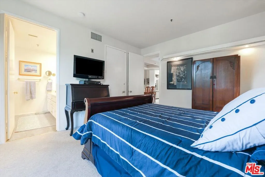 2131 Century Park Lane 203, Los Angeles, California 90067 home-pic-33