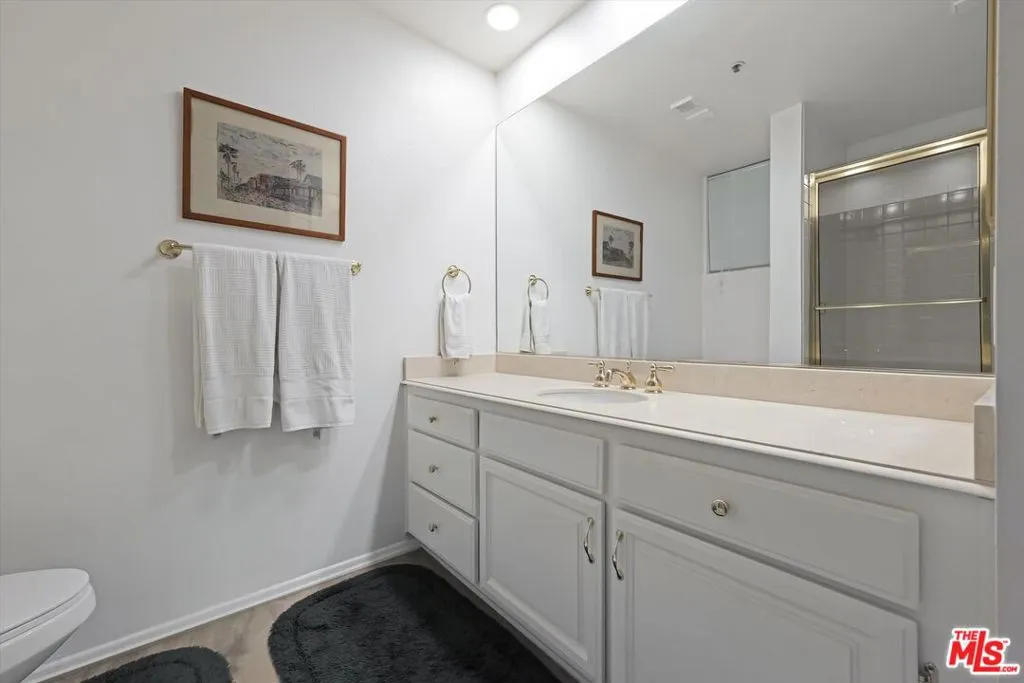 2131 Century Park Lane 203, Los Angeles, California 90067 home-pic-29