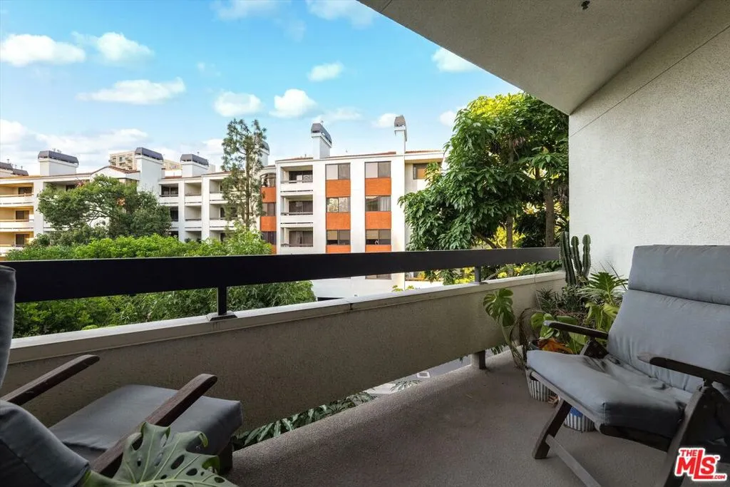 2131 Century Park Lane 203, Los Angeles, California 90067 home-pic-13