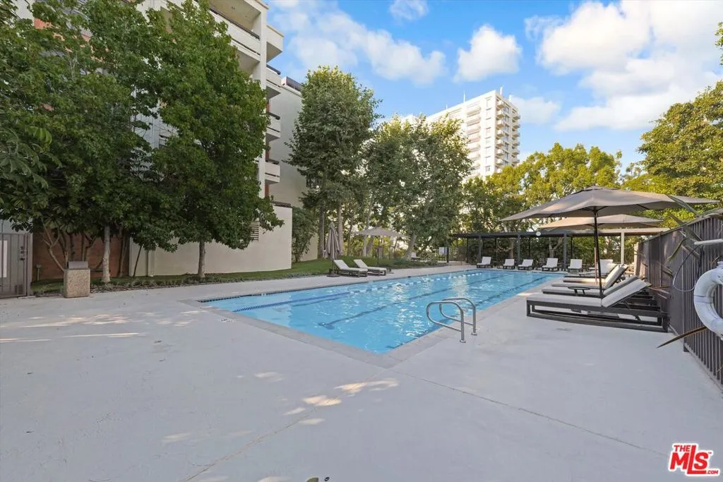 2131 Century Park Lane 203, Los Angeles, California 90067 home-pic-42