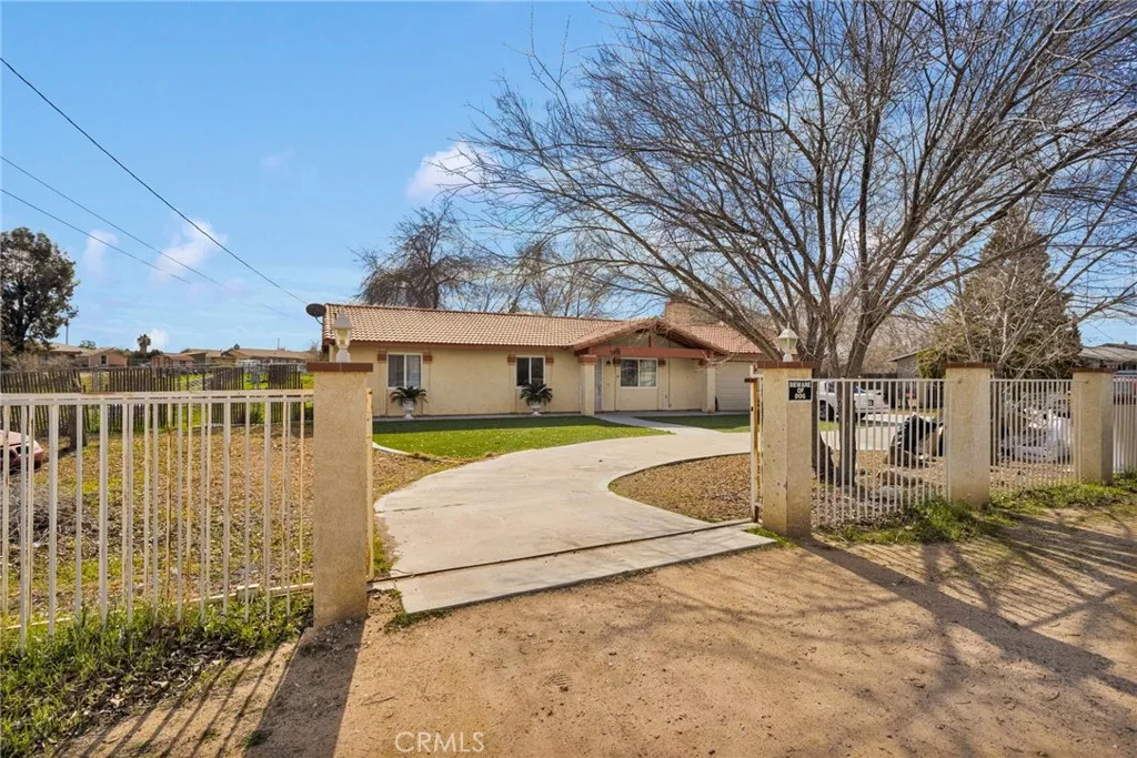 15839 Sitting Bull, Victorville, California 92395 home-pic-2