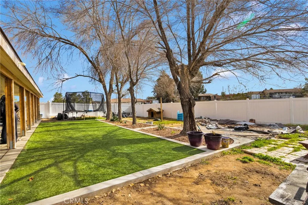 15839 Sitting Bull, Victorville, California 92395 home-pic-22