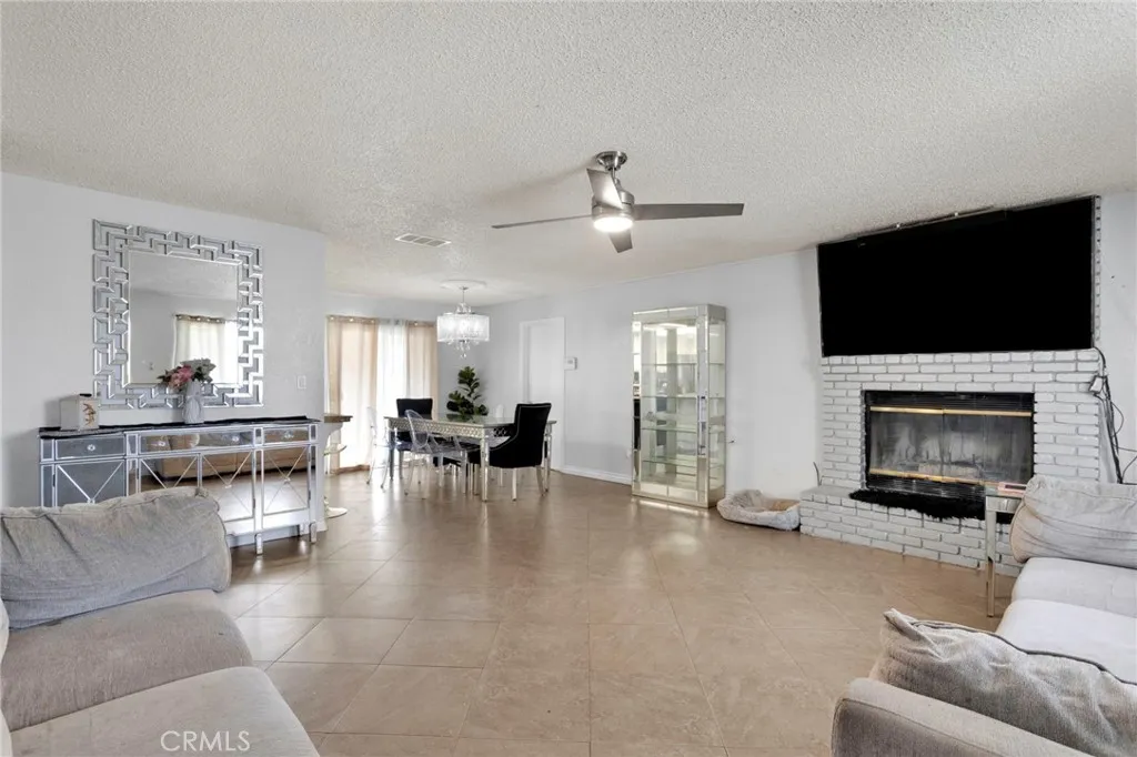 15839 Sitting Bull, Victorville, California 92395 home-pic-6