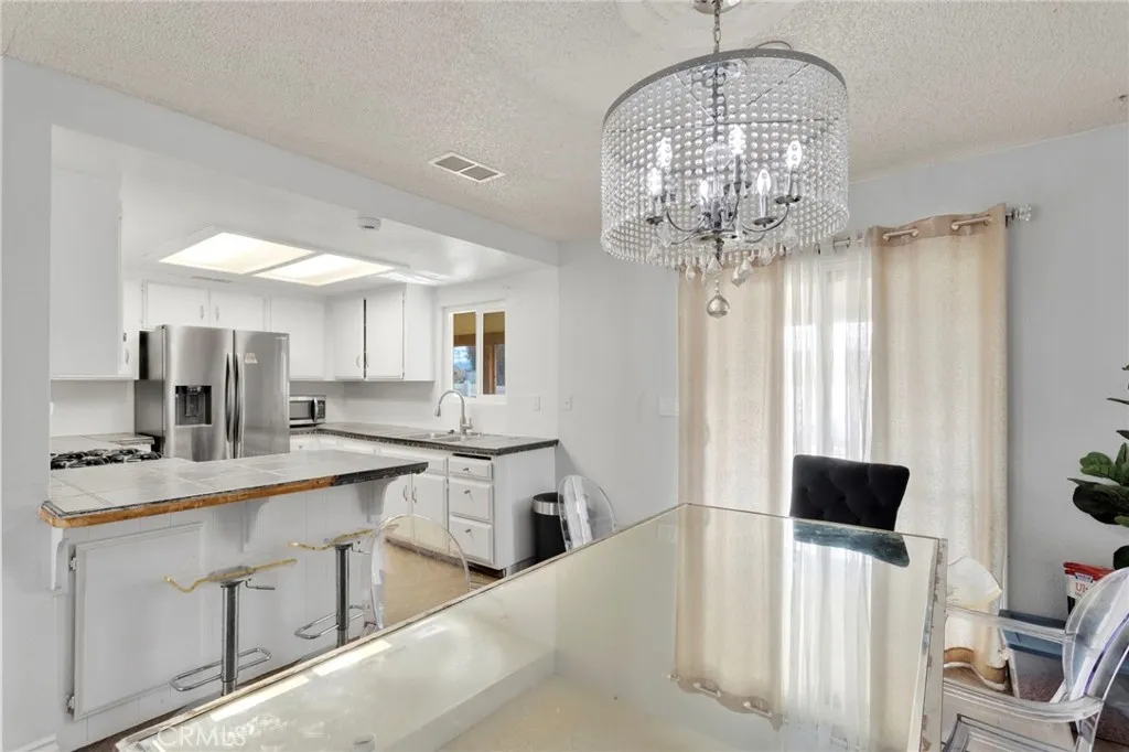 15839 Sitting Bull, Victorville, California 92395 home-pic-8