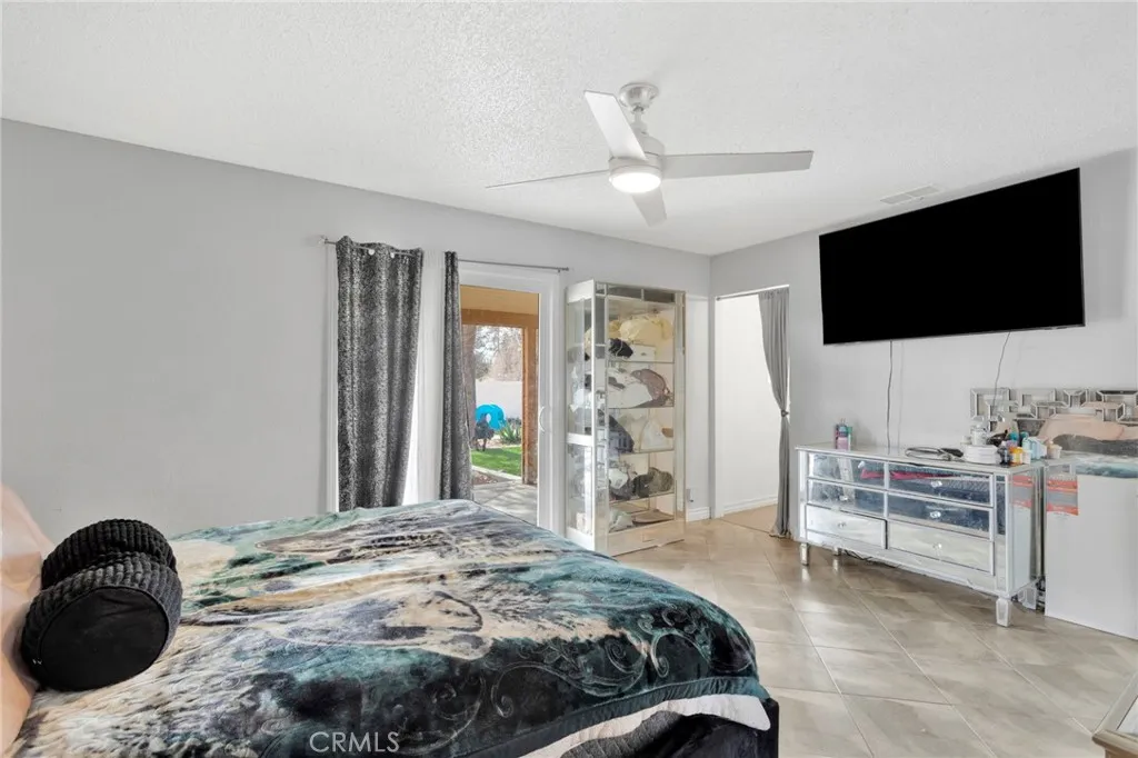15839 Sitting Bull, Victorville, California 92395 home-pic-12