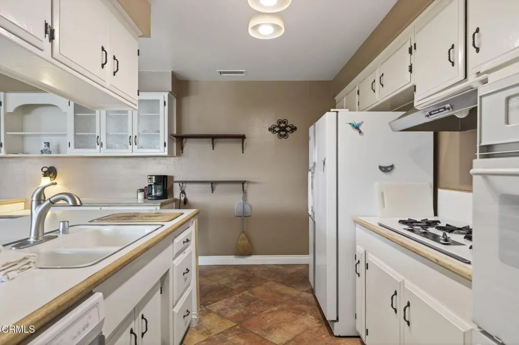157 Lantana Street, Camarillo, California 93010 home-pic-14