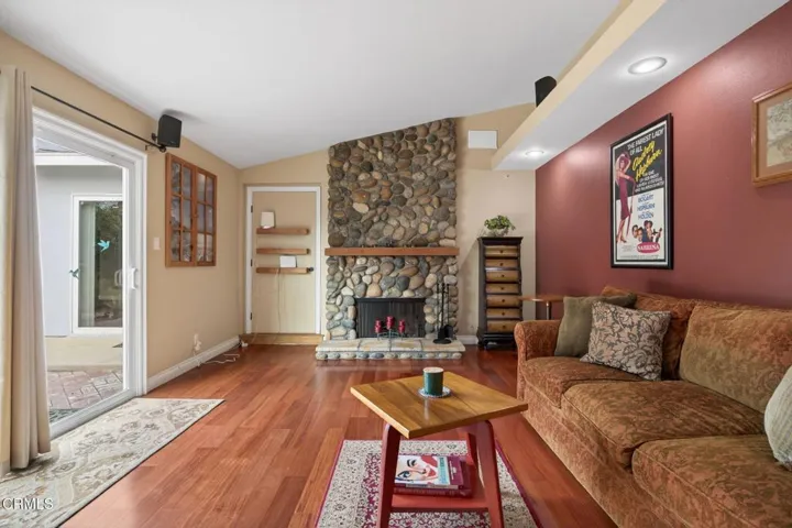 19-web-or-mls-UpmarketMedia-157 Lan-171