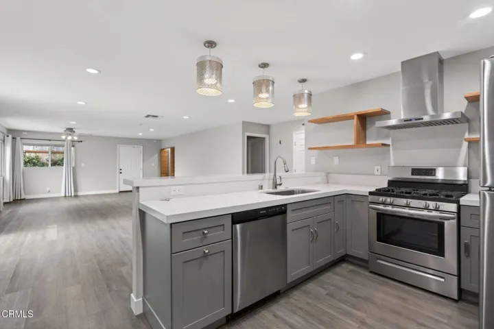 15-web-or-mls-UpmarketMedia-157 Lan-103