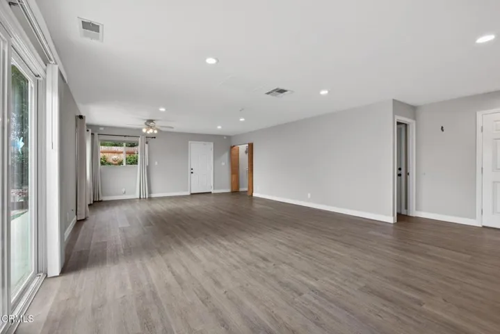 8-web-or-mls-UpmarketMedia-157 Lan-111