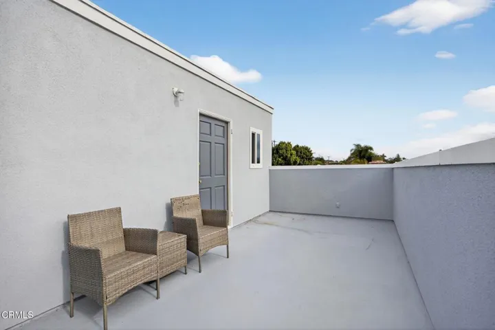 64-web-or-mls-UpmarketMedia-157 Lan-228